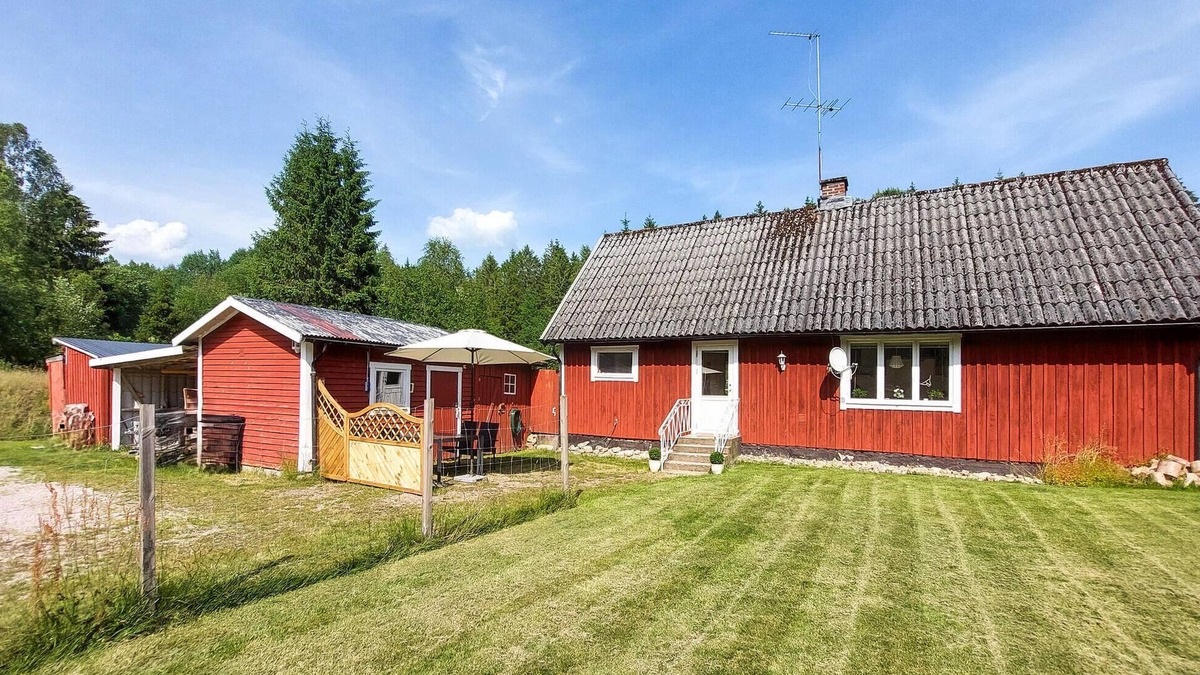Emmaljunga House | Awesome home in Vittsjö with WiFi
