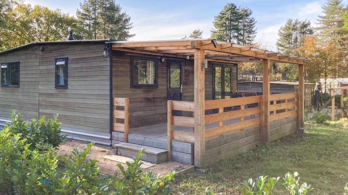 Knikkerdorp House | Awesome home in Well with kitchen