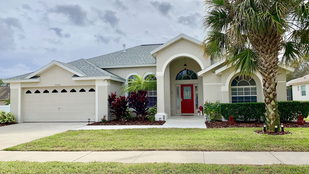 Orange Tree House | AWESOME HOUSE 5 bed/4 bath, south facing pool with spa & games room