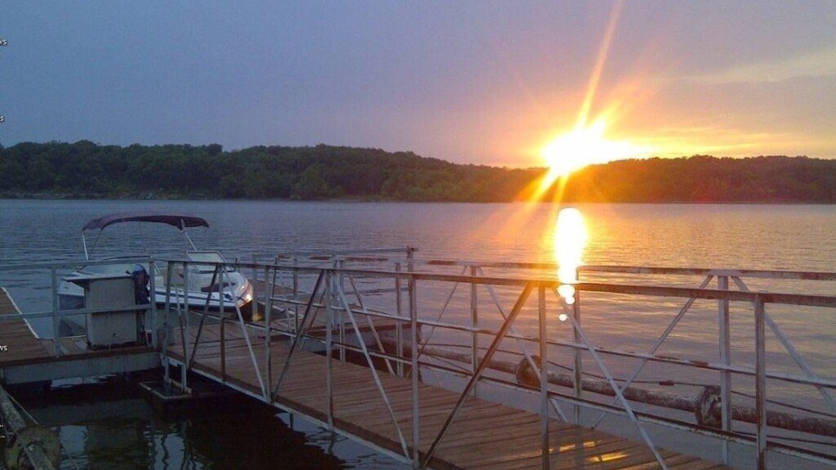 Pittsburg House | Awesome Lakefront Home With Panoramic Views And A Private Boat Dock