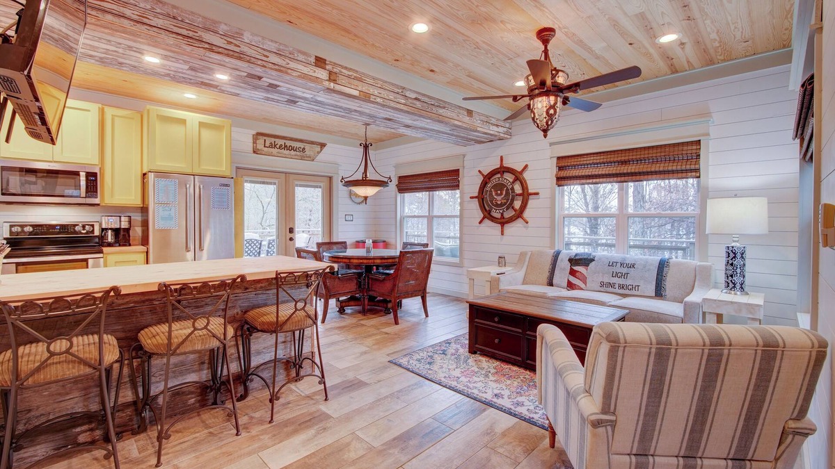 Pleasant Grove Cottage | Awesome Lighthouse Lake House on Greers Ferry Lake with private beach