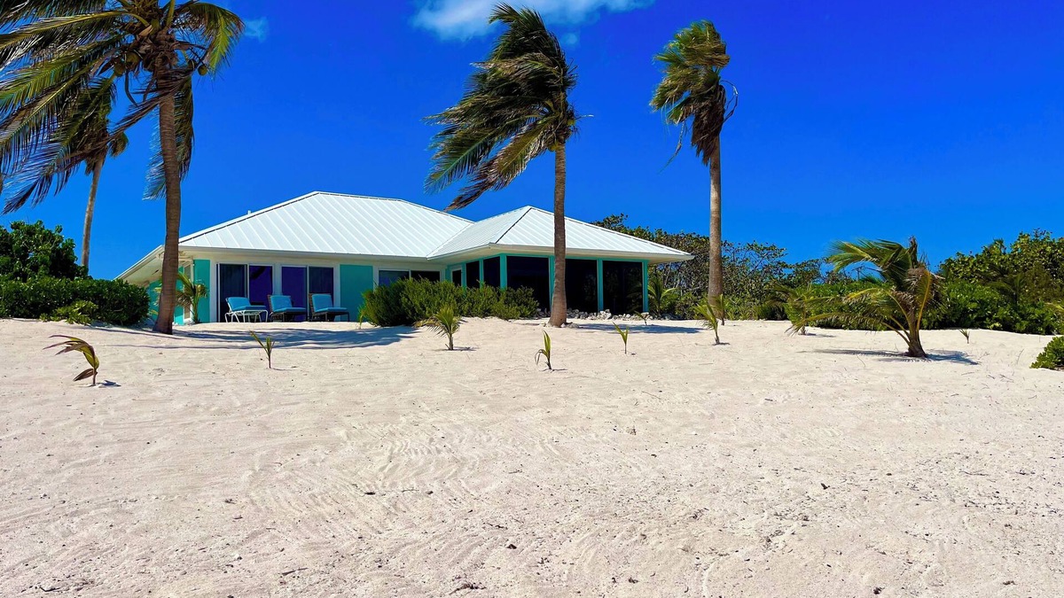 Little Cayman House | Awesome Sea Views! Secluded Beach