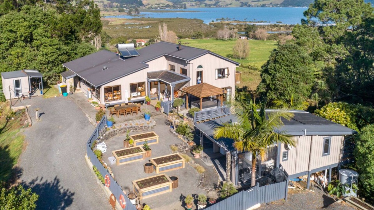 Coromandel Peninsula House | Awesome views and perfect base for fishing trips