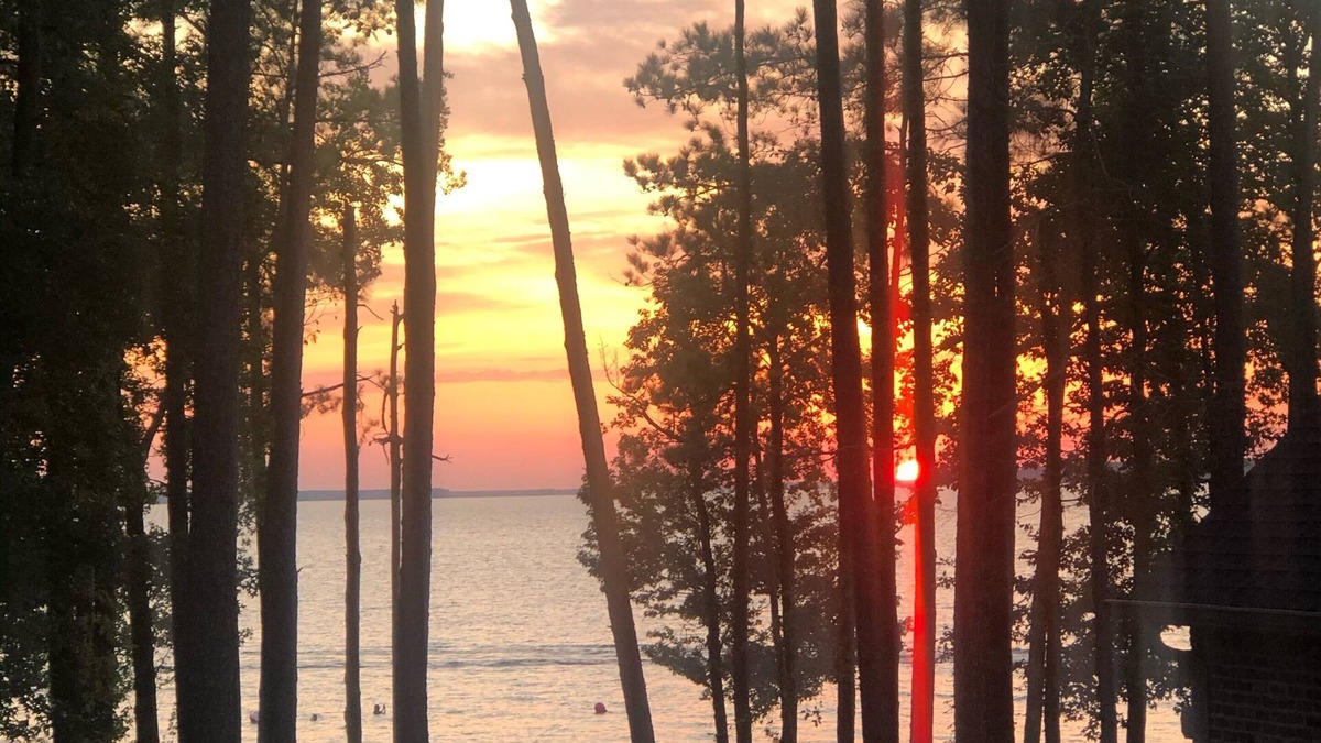 Brookeland House | Awesome Waterfront LakeHouse on Sam Rayburn Lake, 4 Bedrooms, 3 Baths, Sleeps 12