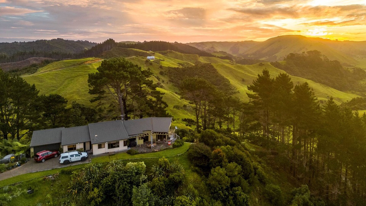 Orua Bay House | Awhitu Paradise - The best view on the Peninsula