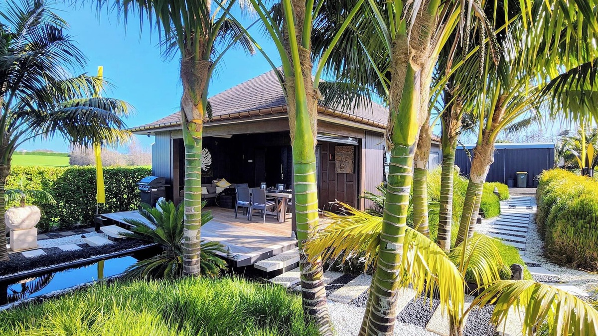 Big Bay House | Awhitu Zen - Balinese Inspired Villa with Hot Tub