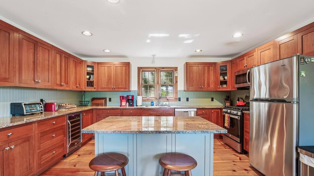 Stowe Hollow House | Ayers Farm Cottage: 4 br, wood fireplace, a/c, pet friendly