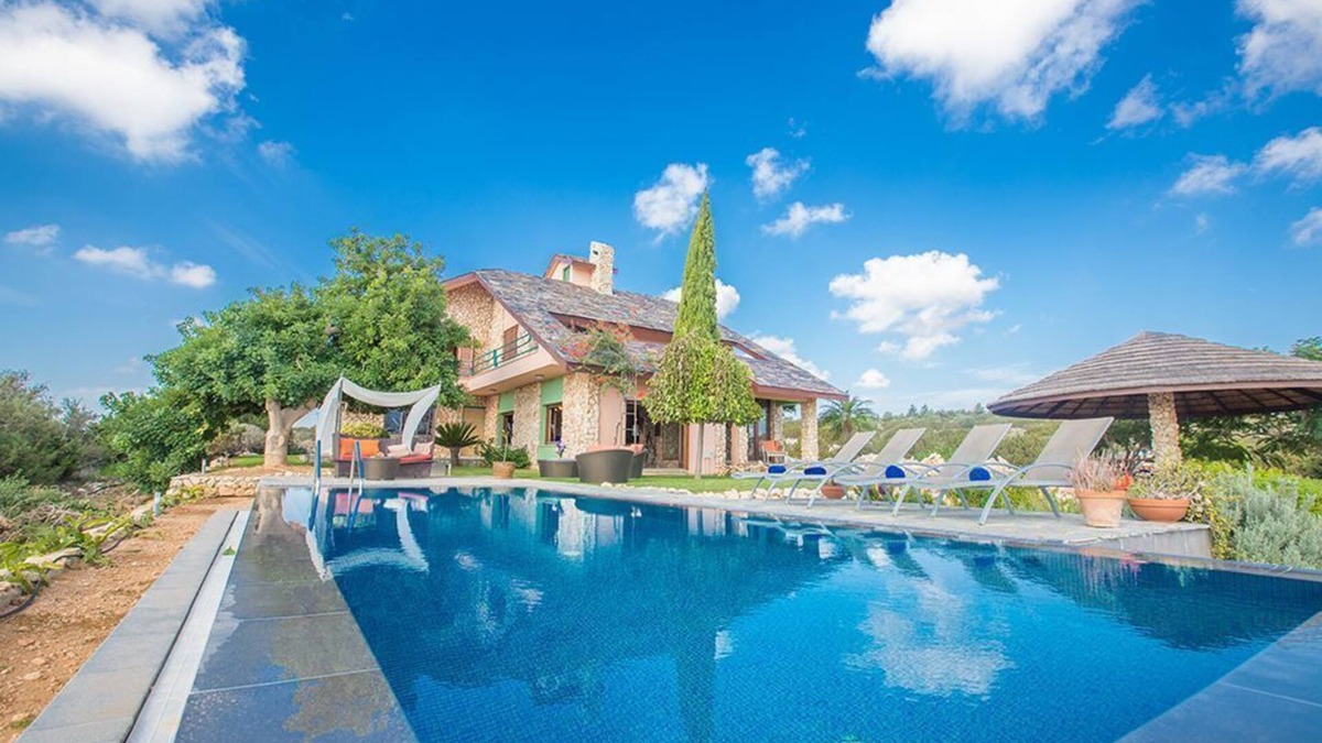 Ayia Napa Villa | Ayia Napa Holiday Villa OT7 - a villa that sleeps 10 guests in 4 bedrooms