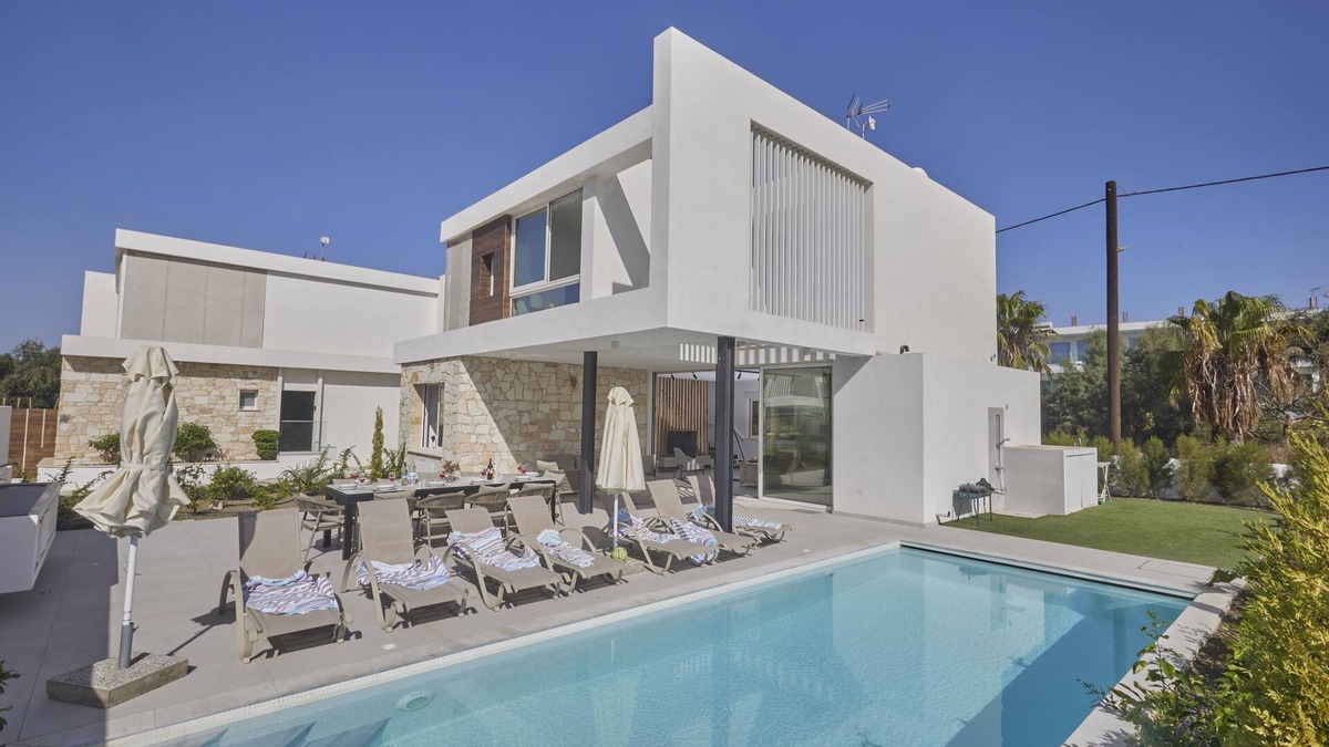 Ayia Napa Villa | Ayia Napa Kube Villa KB2 - a villa that sleeps 12 guests in 5 bedrooms