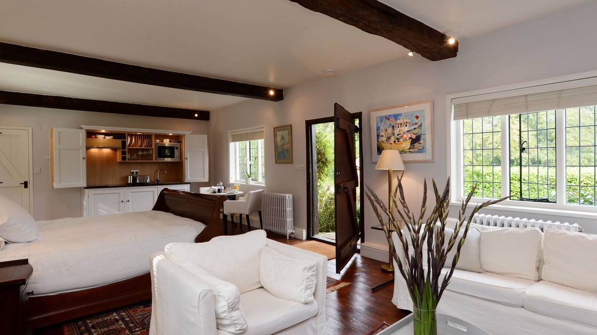 Ipswich Cottage | Ayres End Studio - Thatched cottage sleeping two guests
