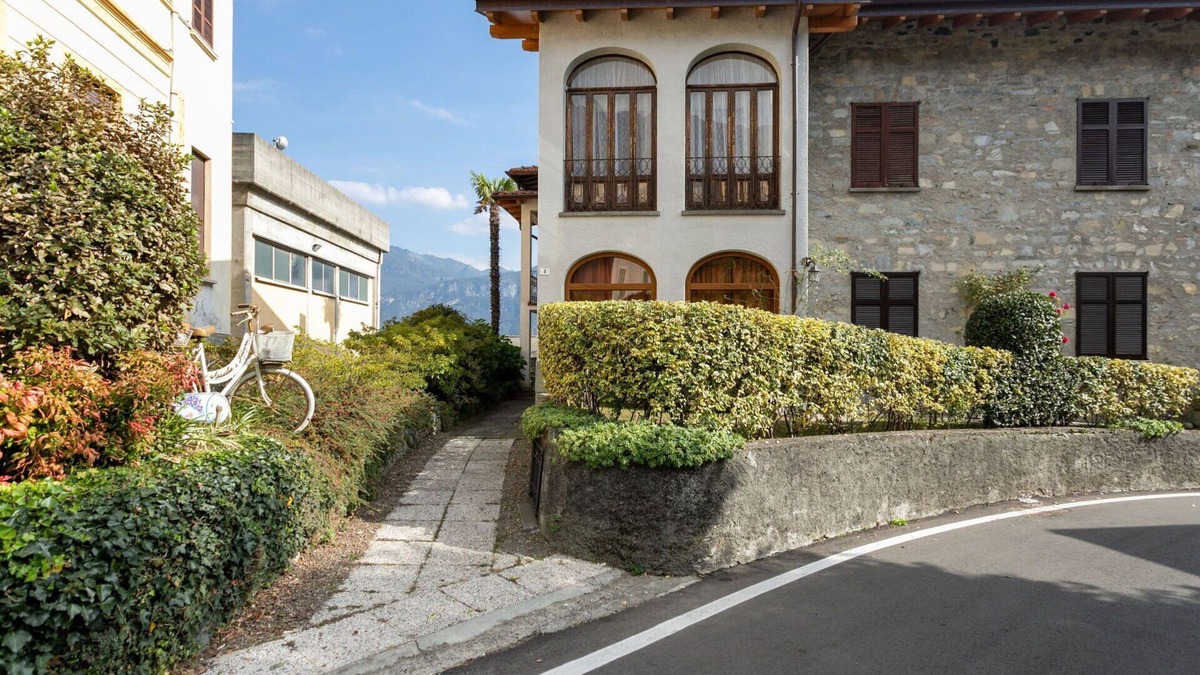 Cadenabbia Apartment | Azalea 2 Pax, Lovely 1 Br Apartment By Halldis
