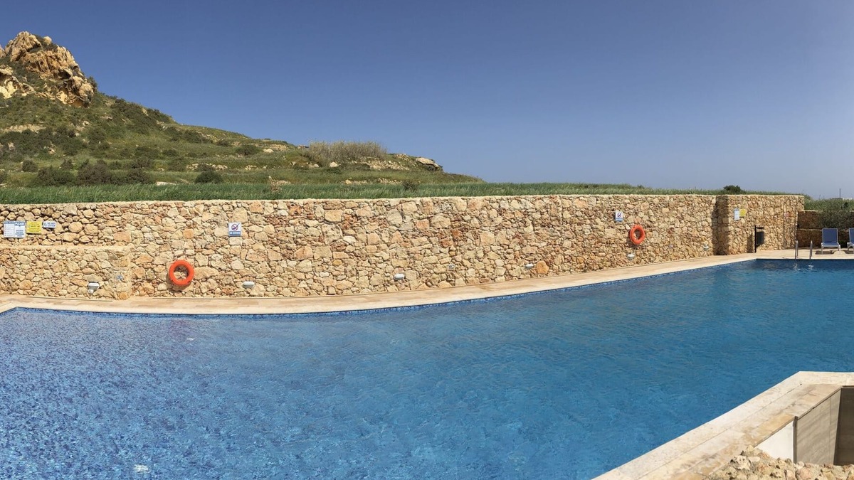 Marsalforn Apartment | Azure Cottage: Beautiful, modern 3 bedroom apartment with communal swimming pool