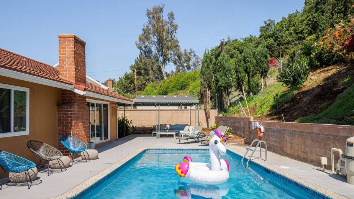 Montebello House | Azure Escape | Games| Close to DT| Swimming Pool