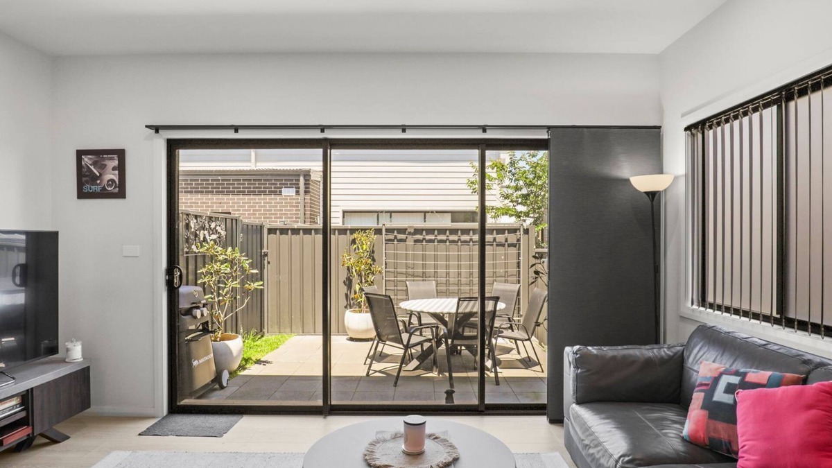 Speers Point House | Azure Escape- Walking distance to water & pet friendly!