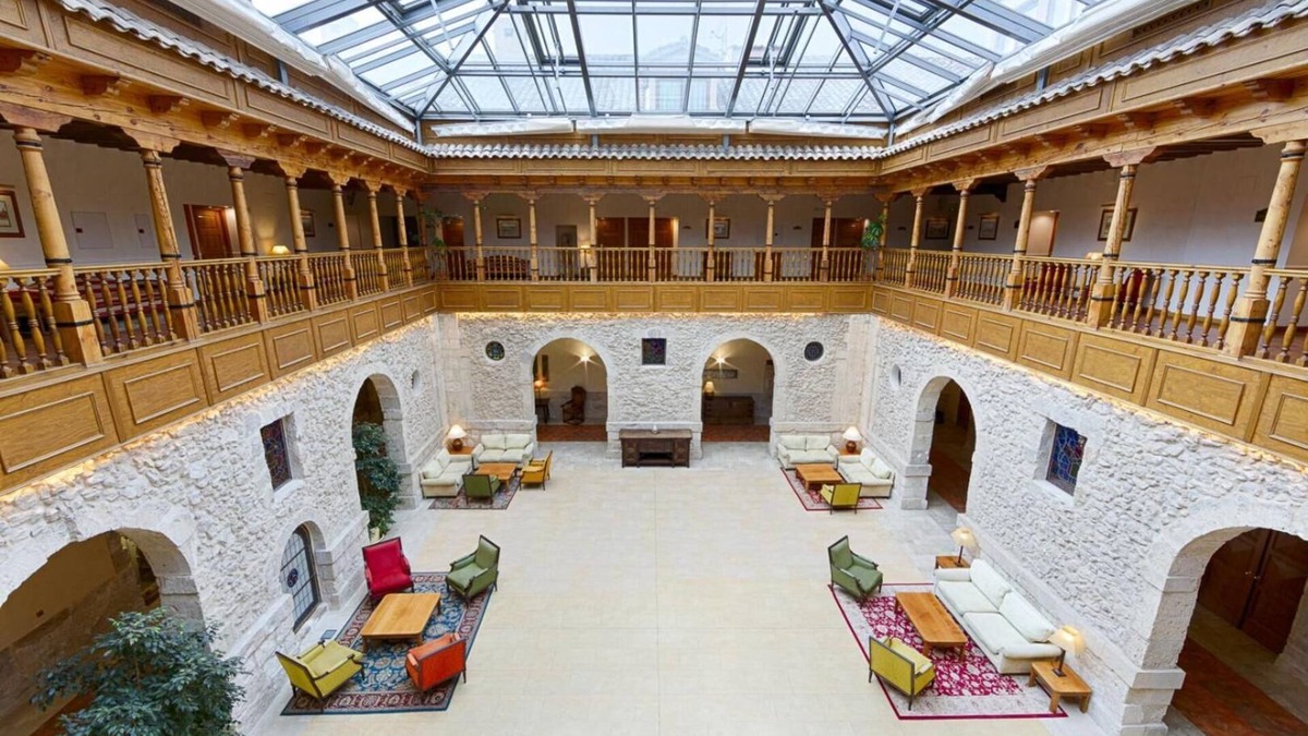 Penafiel Hotel | AZZ Peñafiel Las Claras Hotel & Spa