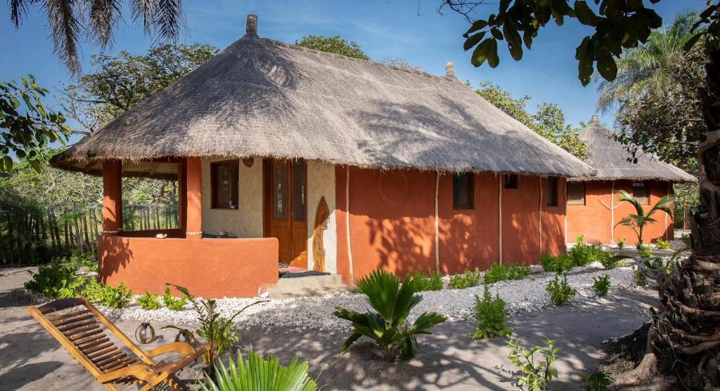 Ile de Dionewar House | Bégué Lodge