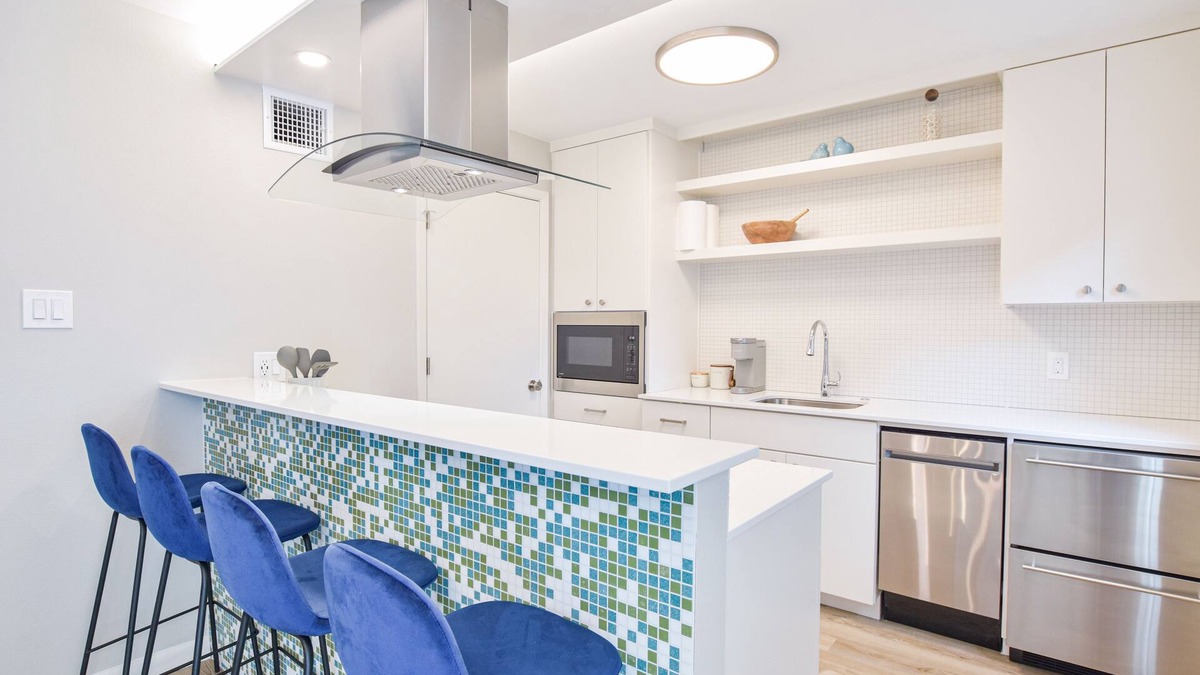 Brentwood Apartment | (B) 2 Bdr Mid-century apartment in Central Austin