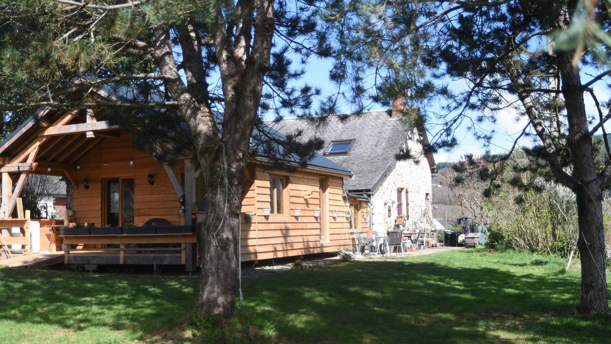 Larochemillay Bed & Breakfast | B&B at Résidence des Artistes. Luxurious, very quiet residence with excellent cuisine