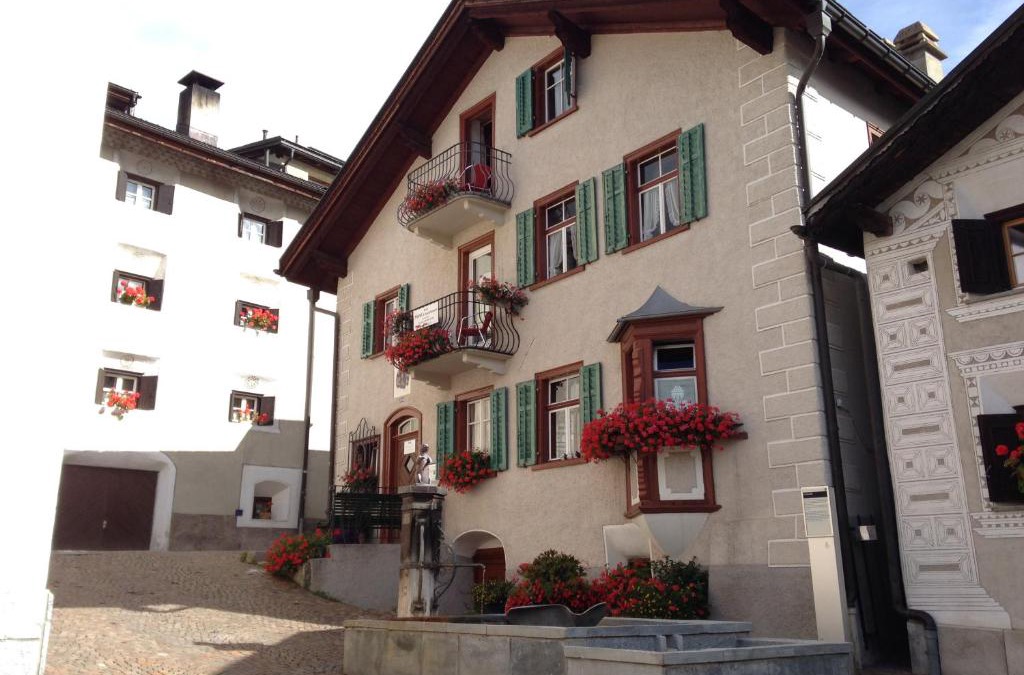 Engadin Scoul Apartment | B&B Hotel & Appartements Chasa Valär