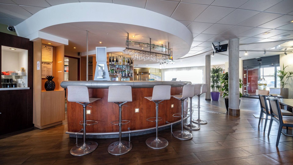 Calais Frethun Hotel | B&B HOTEL Calais Terminal Cité de l'Europe 4 étoiles