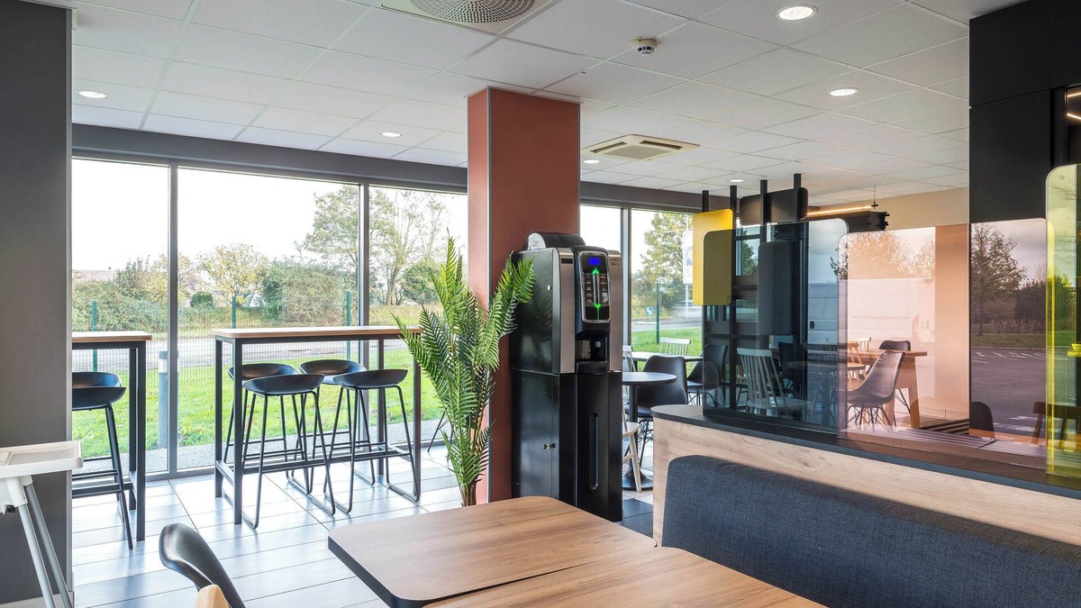 Laval Hotel | B&B HOTEL Laval Ouest