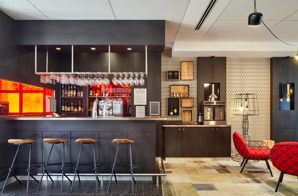 Montigny-le-Bretonneux Hotel | B&B HOTEL Saint-Quentin-en-Yvelines Centre Gare 4 étoiles