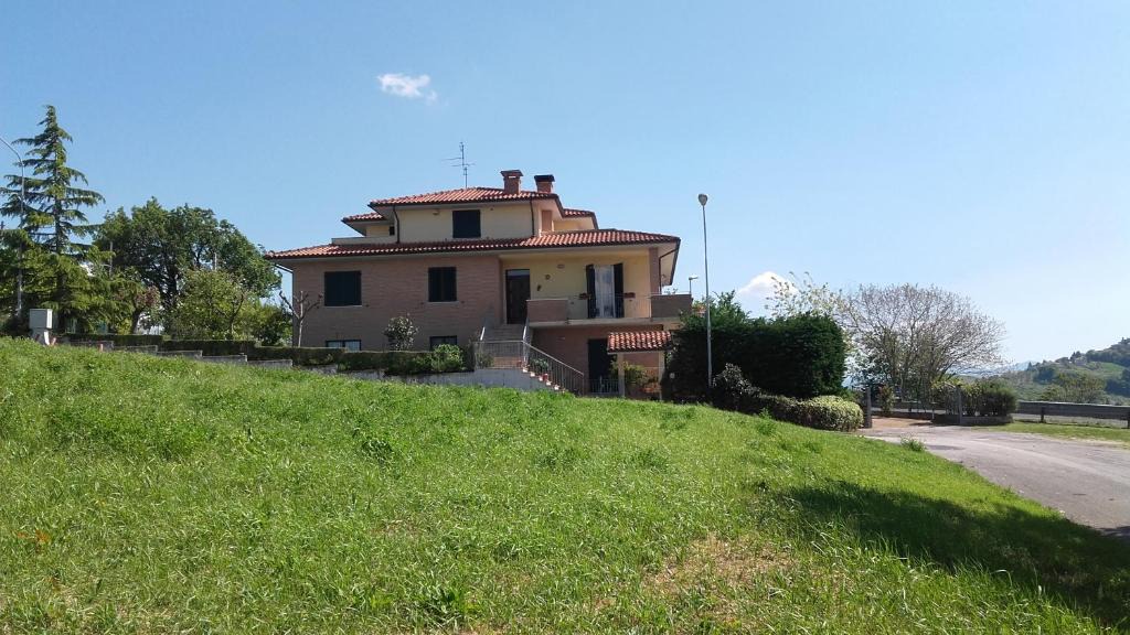 Montecarotto Apartment | B & B Il Sicomoro
