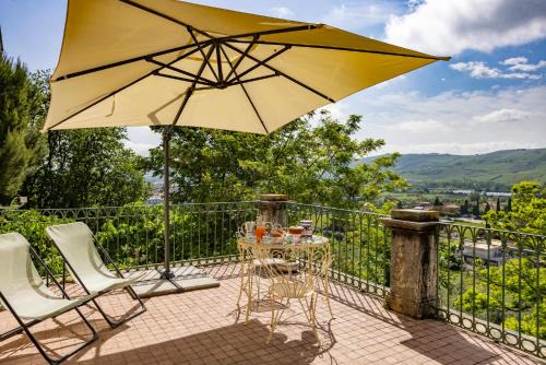 Colli del Tronto Bed & Breakfast | B&B in an 1800s Frescoed Villa with Panoramic Solarium and Historic Park - Villa Mastrangelo
