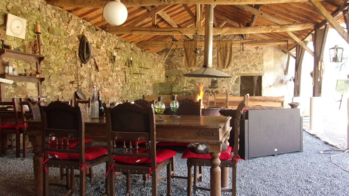 La Foret-sur-Sevre House | B&B in an old fortified French farm + basic camping offered