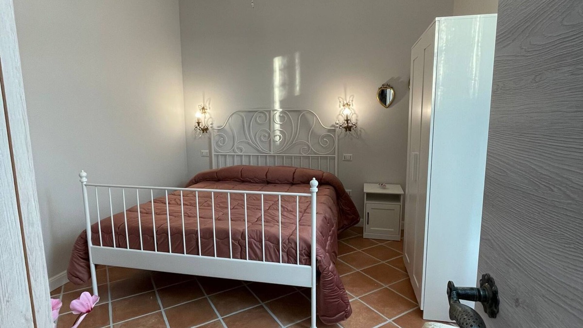 Casapulla Bed & Breakfast | B&B LA CASA DEI SOGNI IDEAL FOR VISITING THE ROYAL PALACE OF CASERTA EXIT AUTOSTRAD