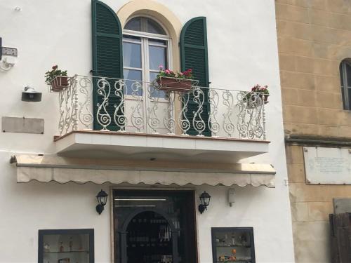 Contrada Castello Bed & Breakfast | B&B La Loggia e L’Orologio