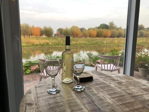 Stiens Ski Chalet | B&B Snurk Stiens, fijn verblijf aan open vaarwater