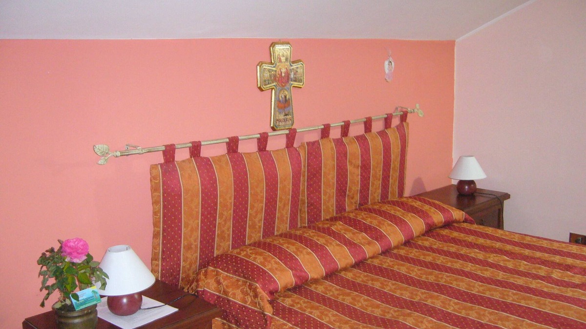 Caltanissetta Villa | B & B St. ELIA suite ROSA: CHARMING VILLA IMMERSED IN THE HISTORIC PARK DUBINI