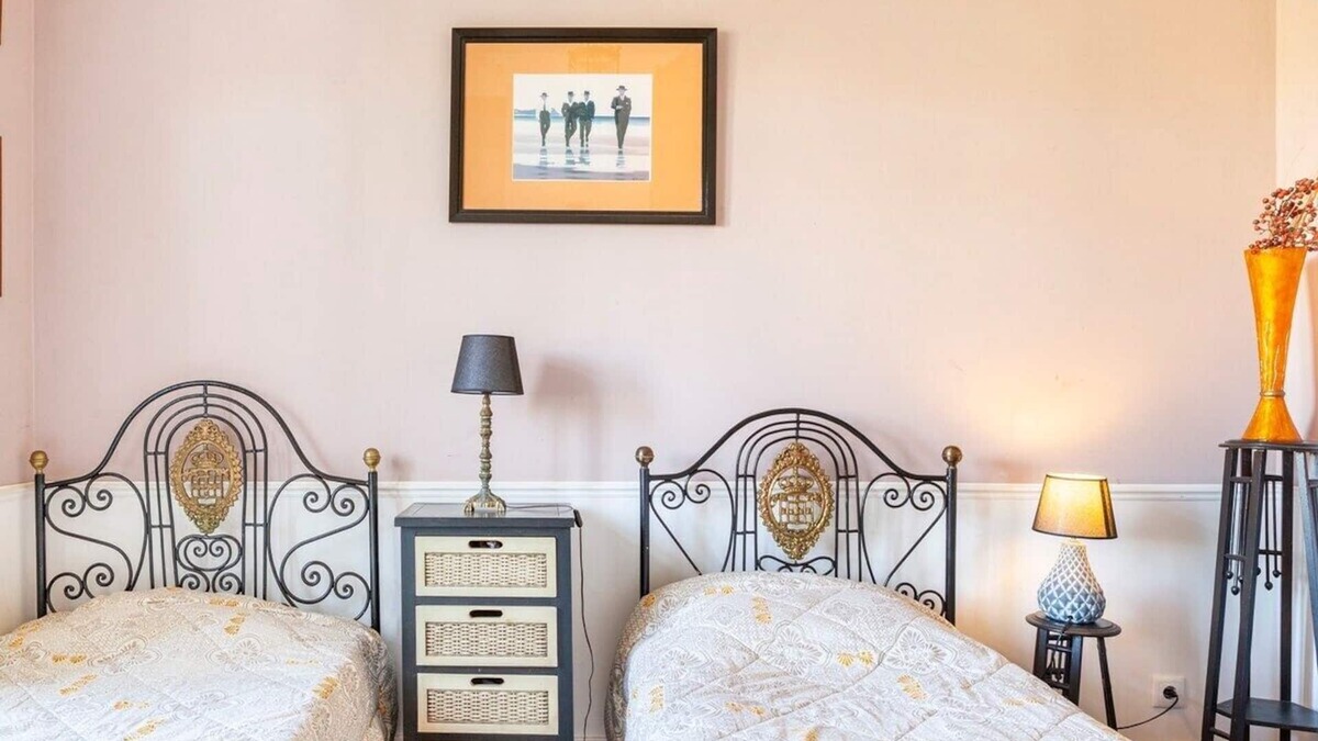Ameal Bed & Breakfast | B & B Violet with Chimney