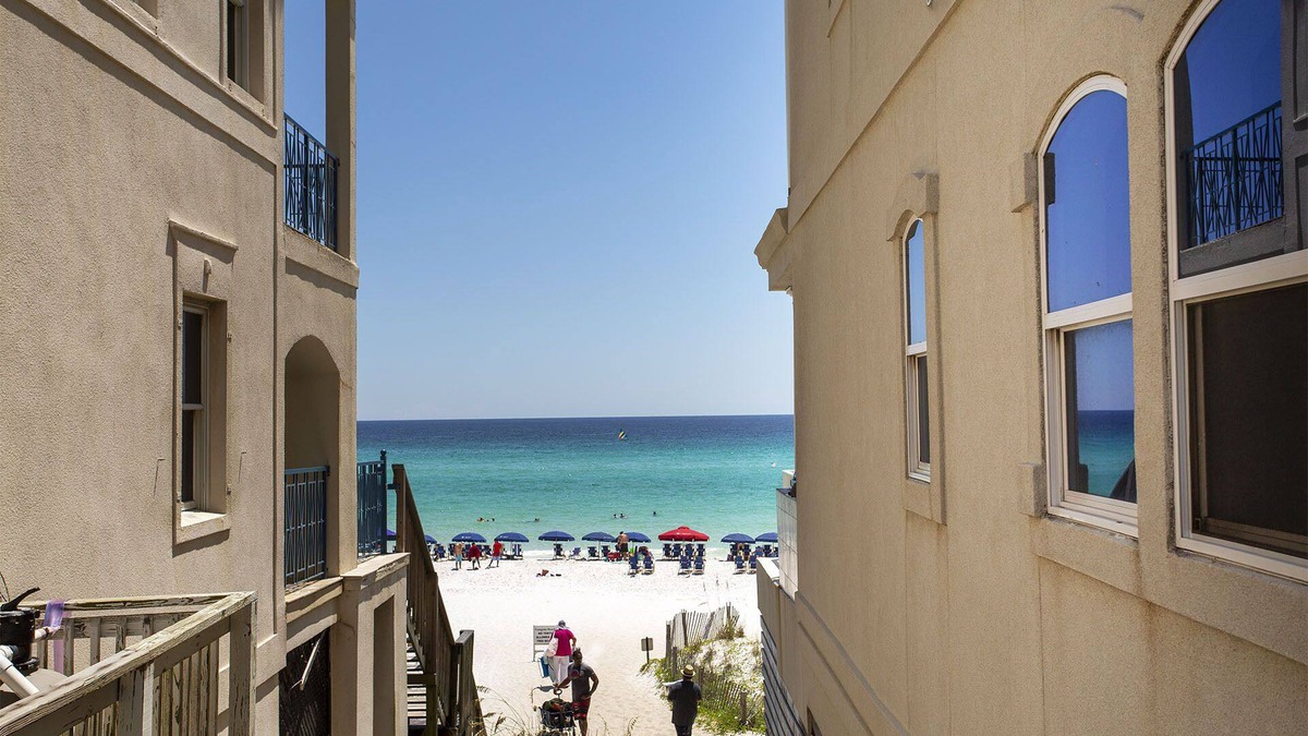 Emerald Waters Village House | B-Happy - Gated Community, Deeded Beach Access, Heated Private Pool, Game Room!