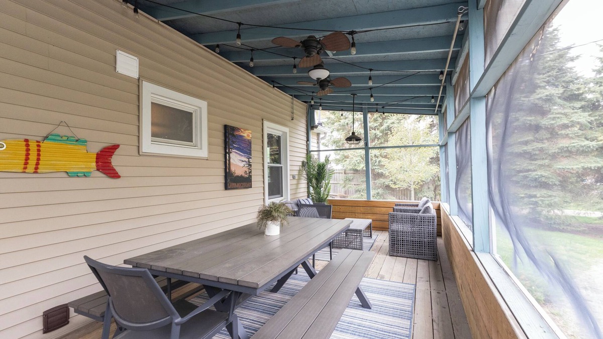 Union Pier House | B's Retreat in Union Pier