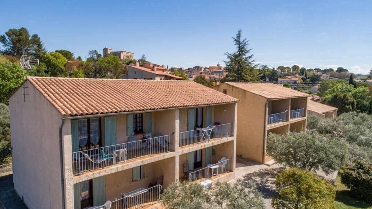 Greoux-les-Bains Apartment | (B) Studio T1 spacious, quiet, sun, parking