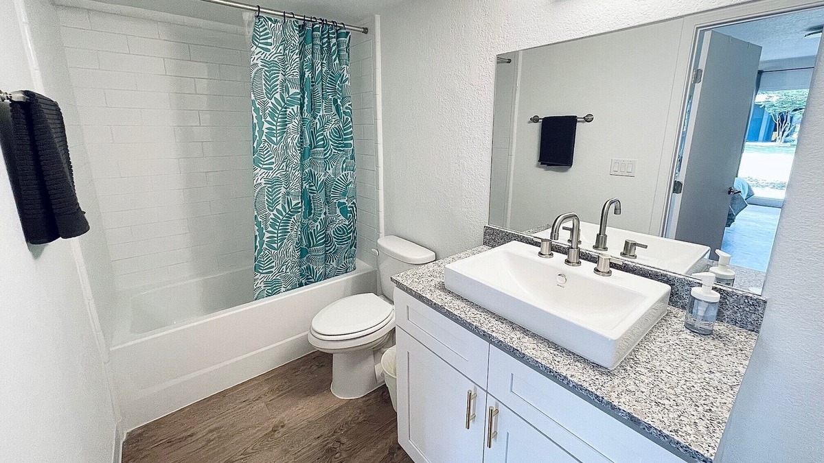 St. Johns Apartment | B05 Poolside 1st Floor - Double Twin Studio
