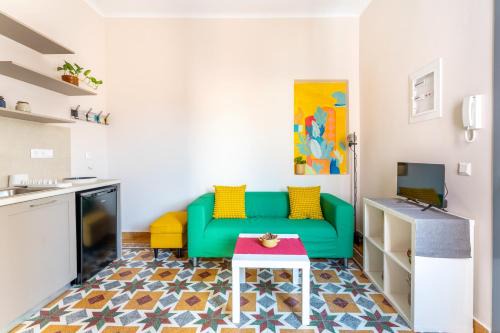 Piraeus Apartment | B2 Porto Living