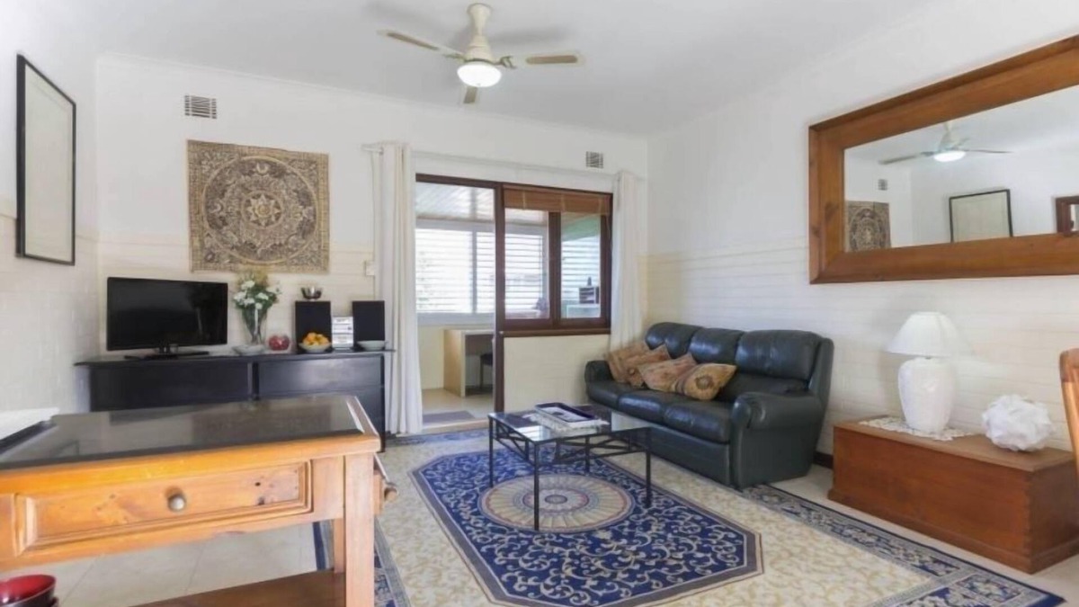 Crawley Apartment | B9 Walk to UWA close to SCGH & CBD