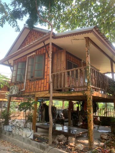Sukhothai House | Baan Thiw Thung near the bus station Free pick-up