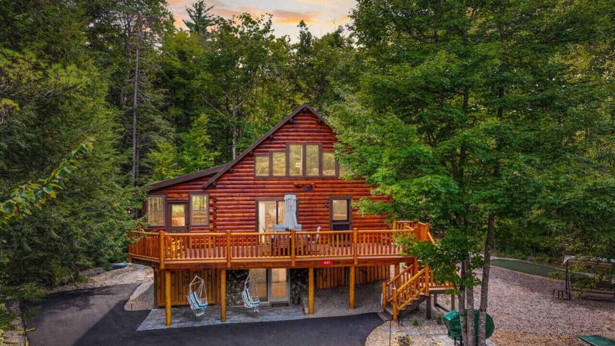 Conway Apartment | Babbling Brook | Modern Cabin with Pond Access