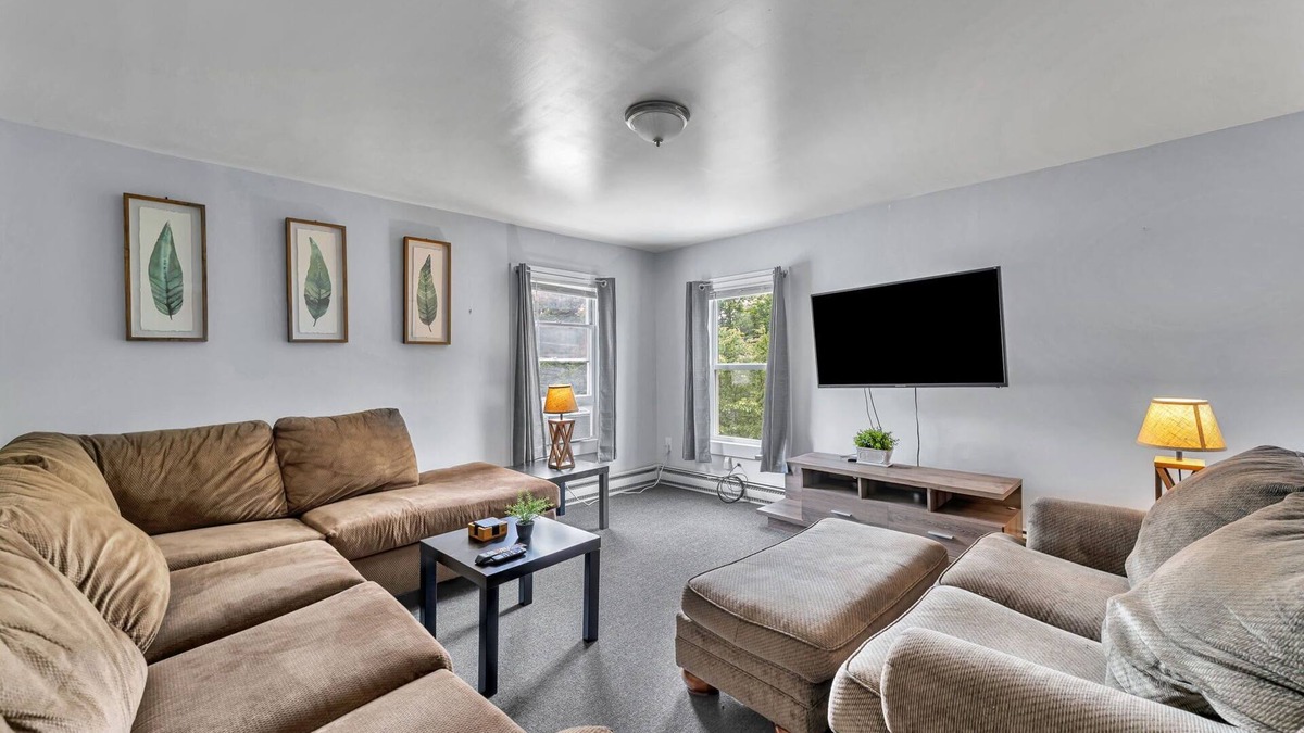 Oneonta Apartment | Babe Ruth Apt 2 - All Star Baseball Rentals