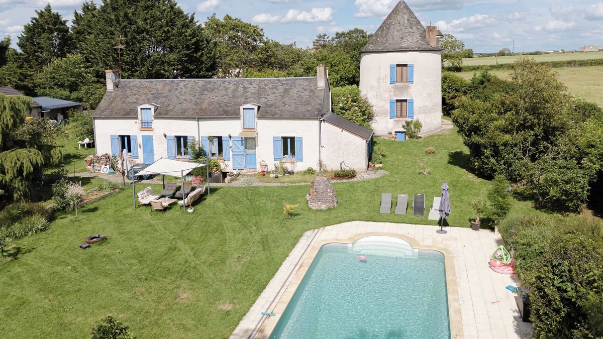 Allouis House | Bablou Tower - unusual