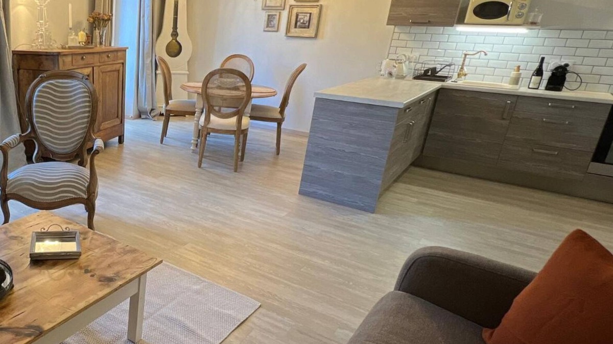 Villefranche-de-Rouergue Apartment | Babolène Shabby Suite