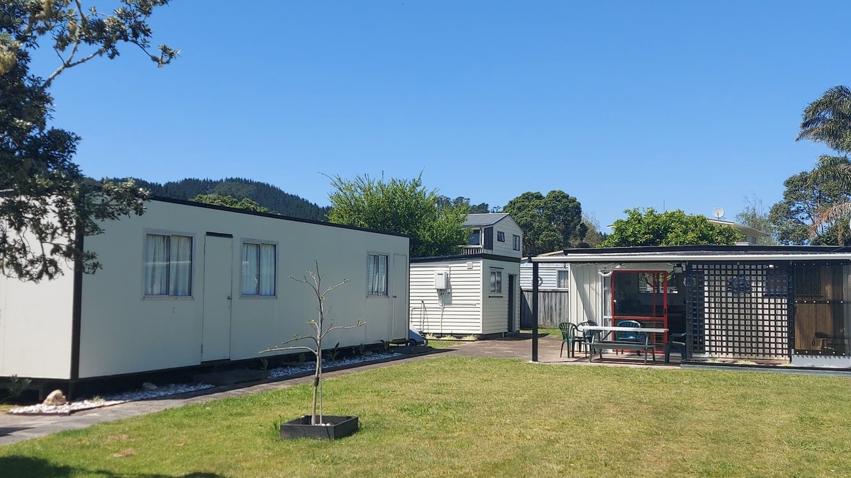 Cooks Beach Cottage | Bach Camp - Cooks Beach Bach