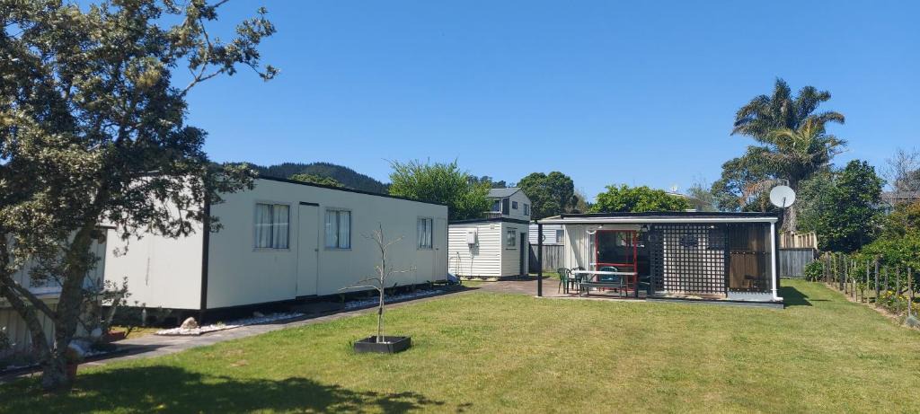 Cooks Beach House | Bach Camp - Cooks Beach Bach