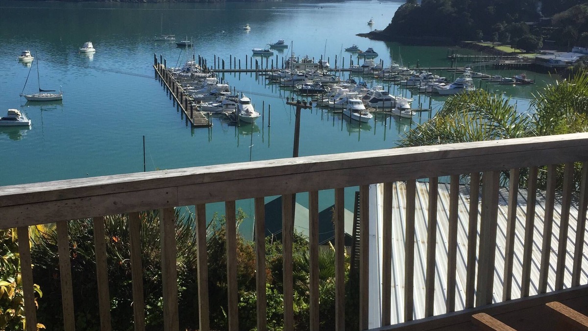 Whangaroa House | Bach in Whangaroa Heaven