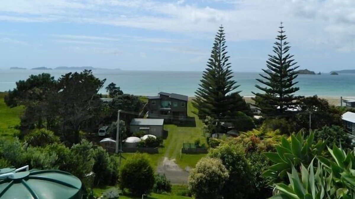 Opito Bay Cottage | Bach With a View - Opito Bay Bach