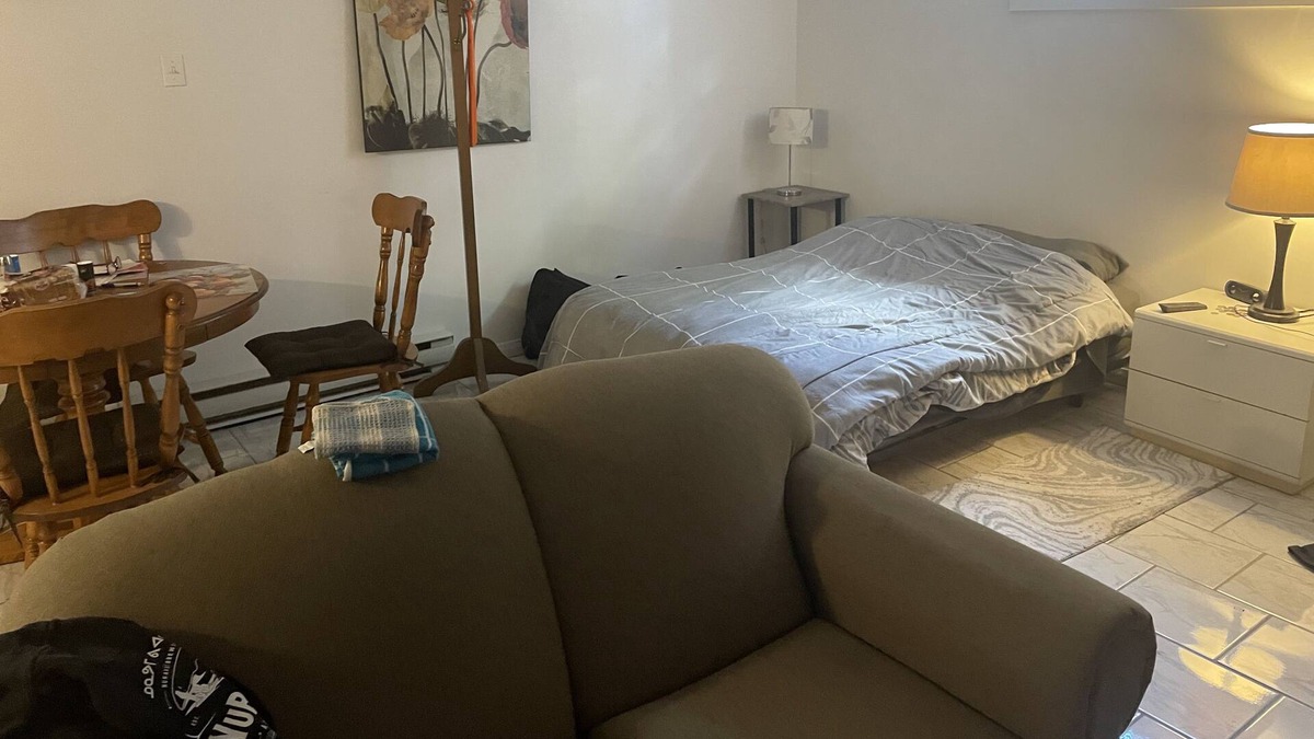 Masson-Angers Apartment | bachelor pad